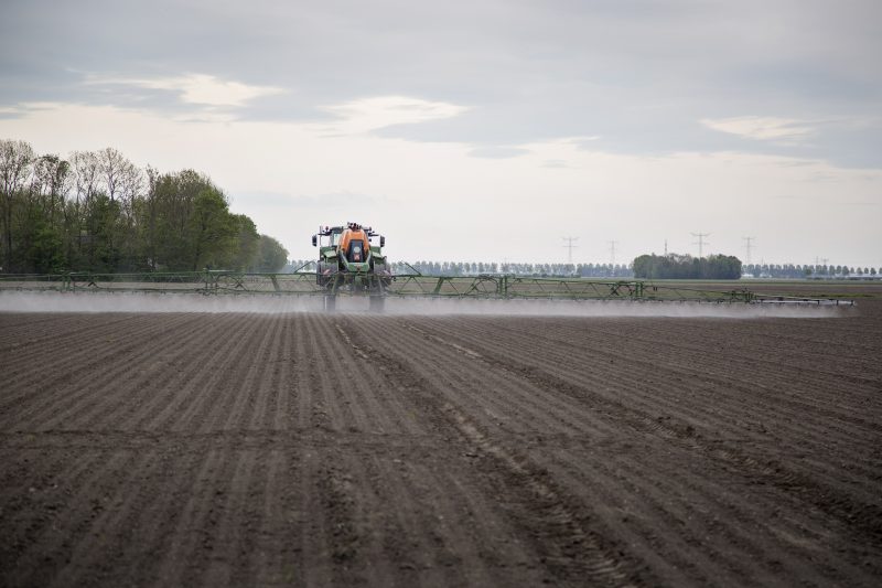 Variabel spuiten van uien bij NPPL-deelnemer Max Sturm in Ens (Fl.).