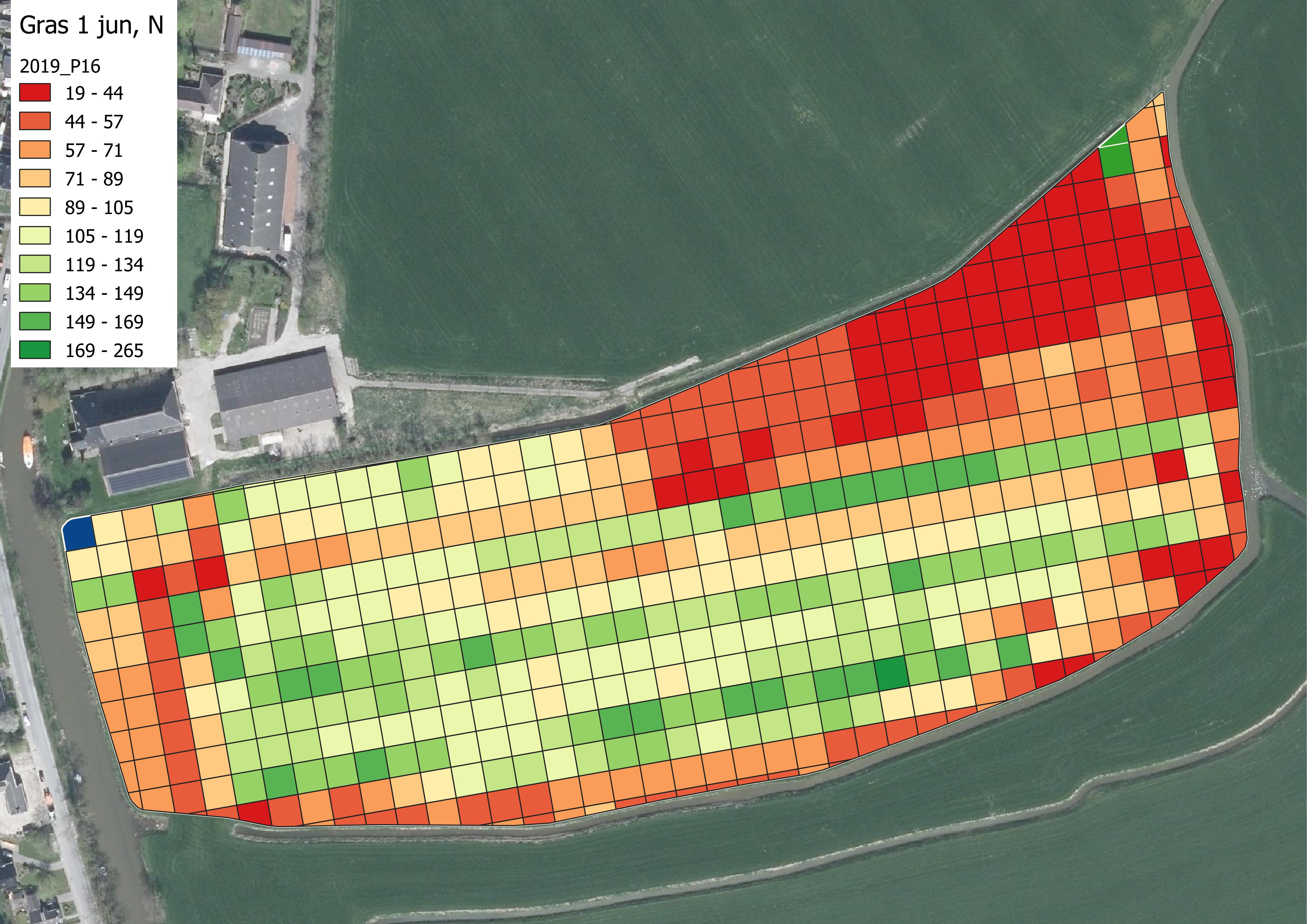 Kaart 4: stikstofopbrengst 2de snede Deze kaart laat de stikstofopbrengst (N/ha) van de tweede snede zien. Deze snede is op 1 juni 2019 gehakseld met een hakselaar met NIR-opbrengstmeting. Uit de droge stofopbrengst en het ruw eiwitgehalte van het gras is de stikstofopbrengst berekend.