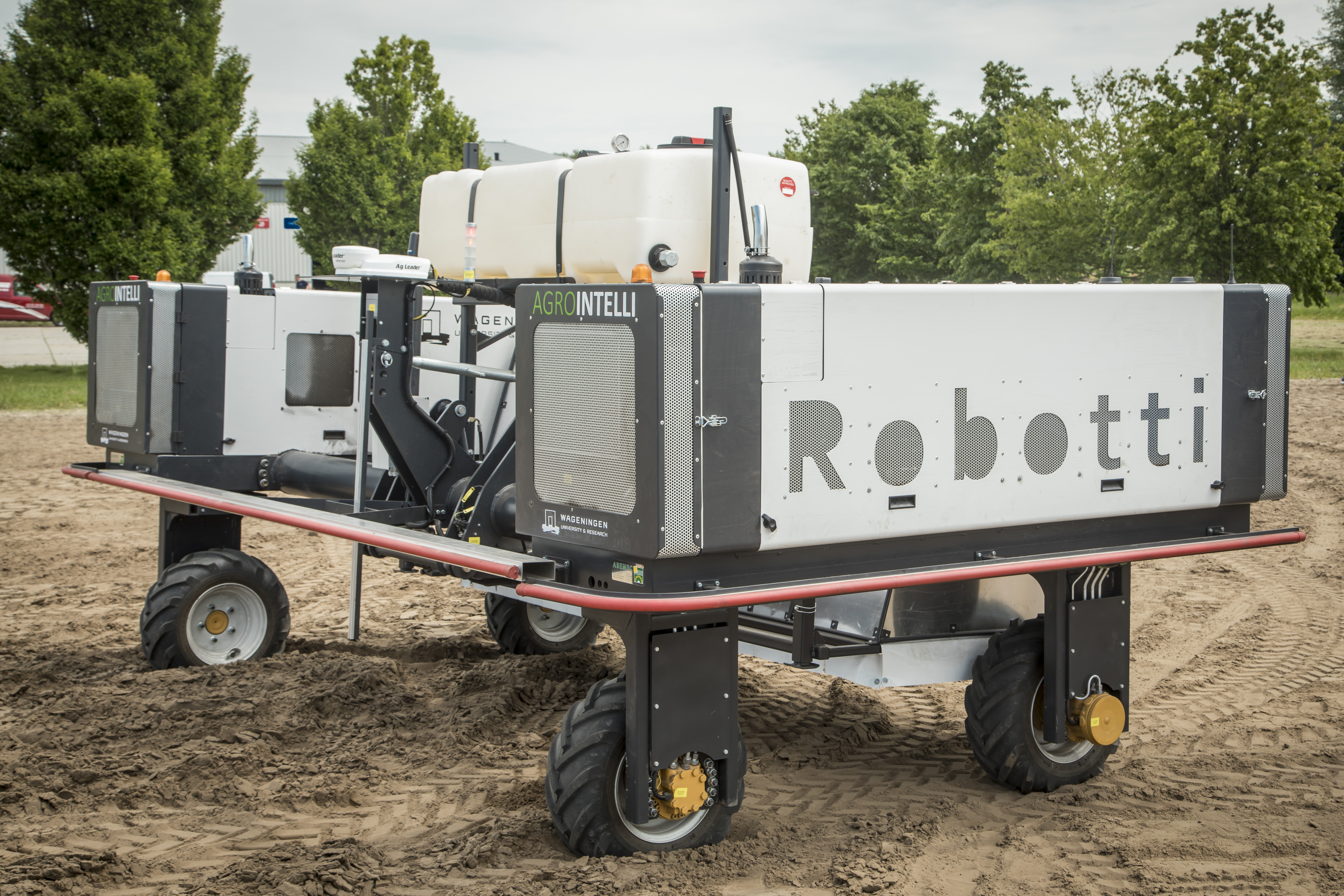 Robotplatforms als de Robotti vormen de basis voor o.a. autonoom wieden, schoffelen, spuiten, monitoren