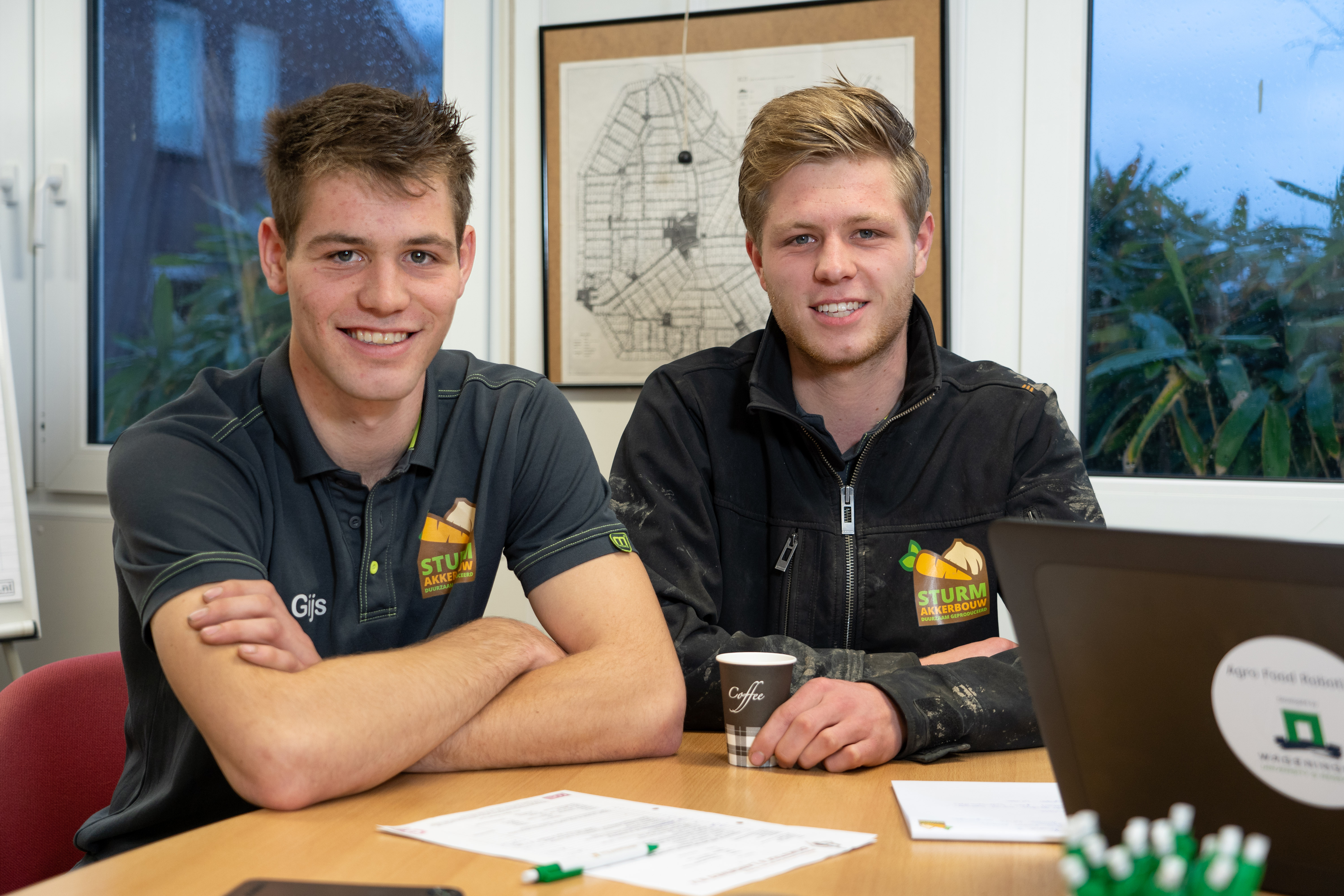 Max en Gijs Sturm werken op het akkerbouwbedrijf in maatschap met hun ouders Koos en Jozefien. De broers doen behoren tot de groep eerste NPPL-deelnemers in 2018.